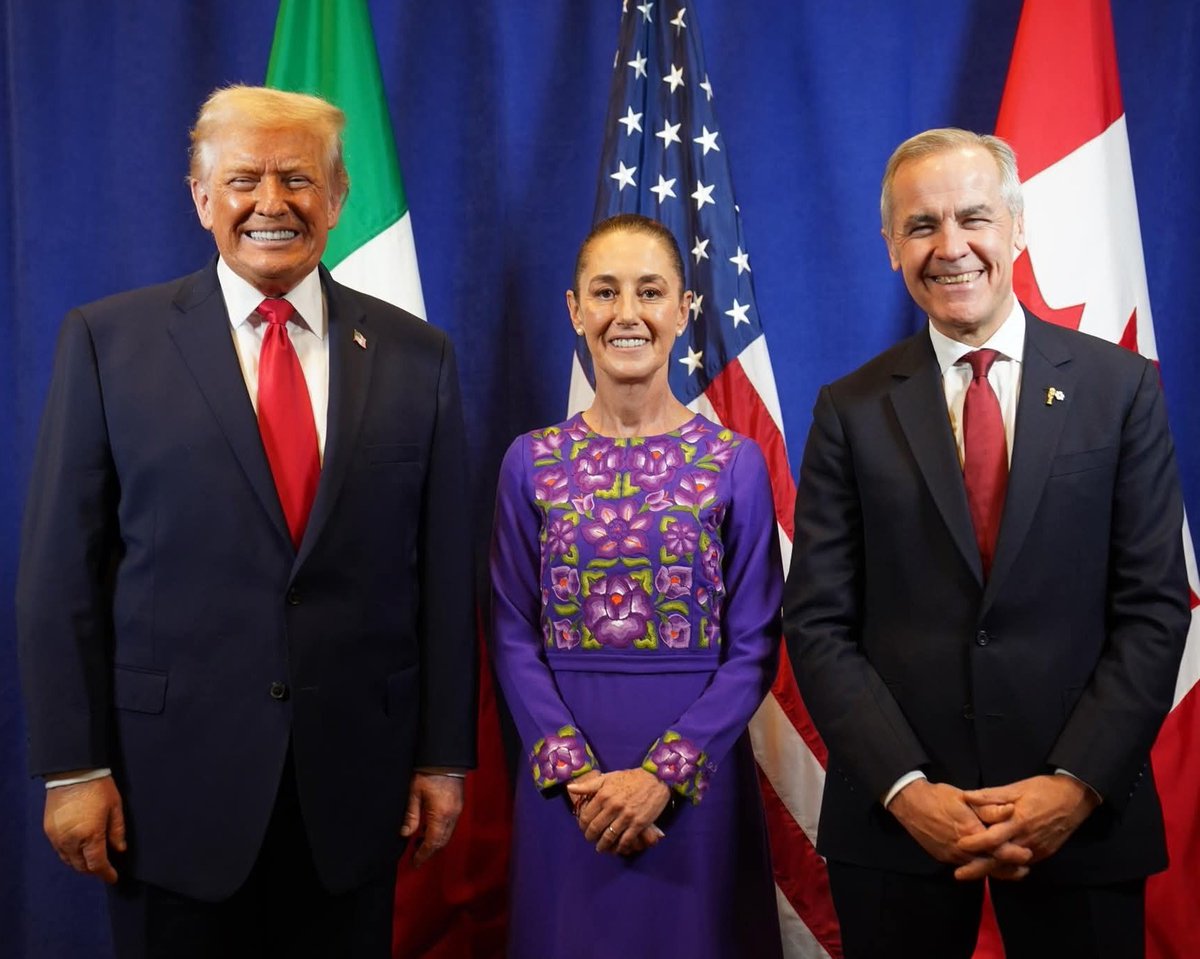 FreddyOliviery's tweet photo. Nuestra primera presidenta de la historia más líder que nunca.

Eres gigante @Claudiashein ♥️🇲🇽 https://t.co/8TVO9vnhk3
