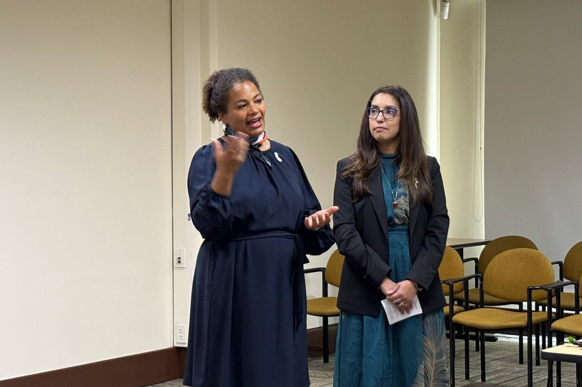 📌🙋🏾‍♀️ La apertura del espacio fue realizada por las Embajadoras de <a href="/UruguayenCol/">Embajada de Uruguay en Colombia 🇺🇾🇨🇴</a>🇺🇾 y <a href="/CanadayColombia/">Canadá en Colombia</a>🇨🇦, quienes agradecieron a <a href="/cnoa_afro/">C.N.O.A.</a>🇨🇴 por la disposición, y a las Embajadas y representantes del cuerpo diplomático🌎 acreditado en Colombia por su presencia.

👇