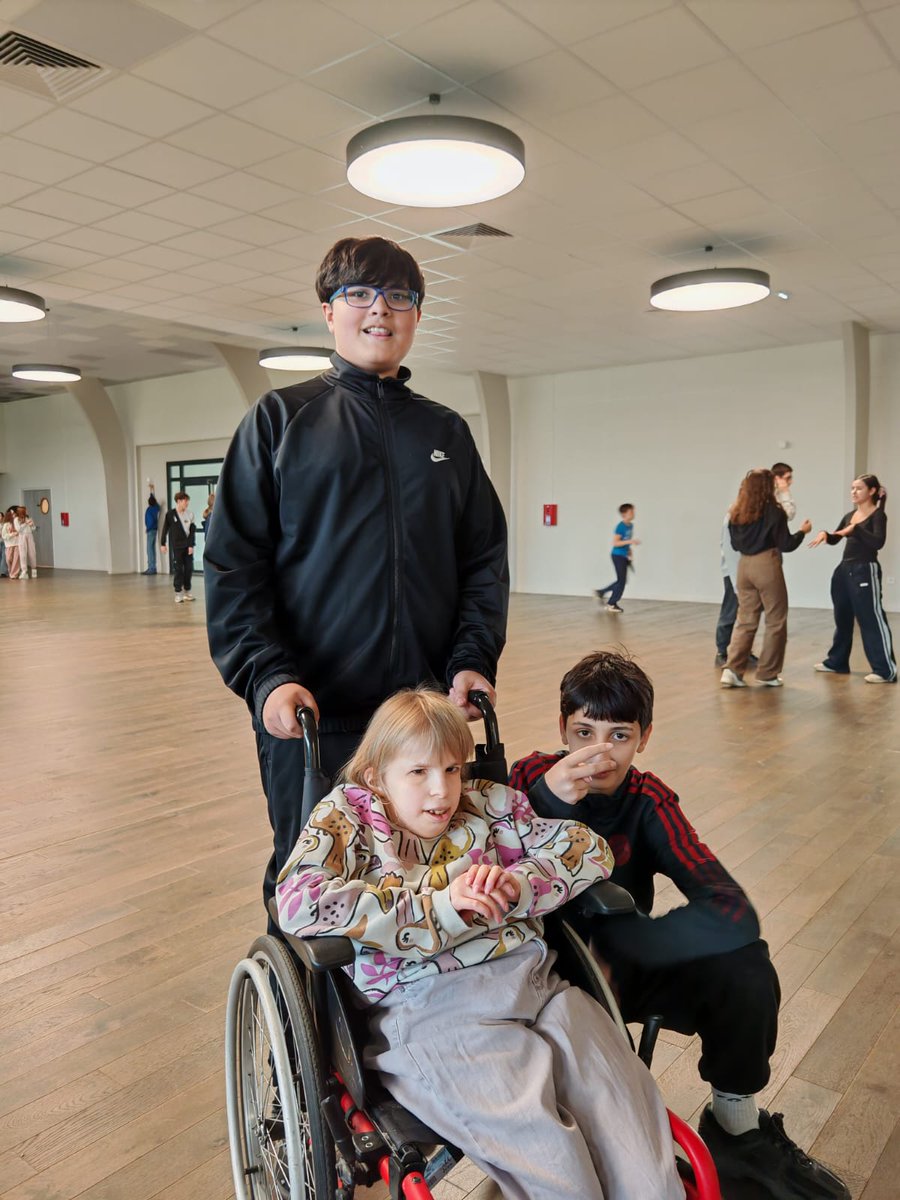 Collège Marc Chagall - Gasny tweet media