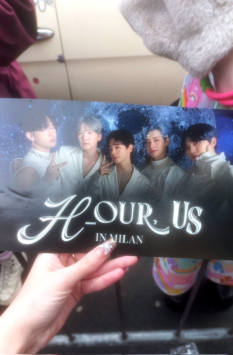 갈 loves & met 웅 🐯🦋 tweet media