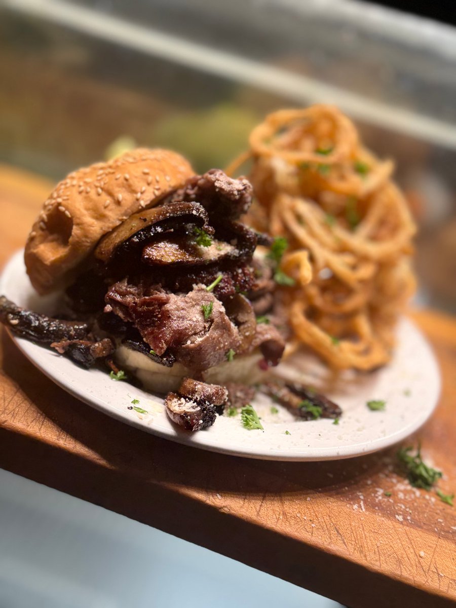 4thBase1's tweet image. Craving something hearty? Try our bestselling Shaved Steak Sandwich at 4th Base Restaurant! 🥩🍽️ Savor 6 oz of shaved ribeye, cooked in Auju, with your choice of fresh veggies and cheese. Don't forget the side of homemade fries or onion rings! 🍟😋 #FoodLovers #SteakSandwichMagic
