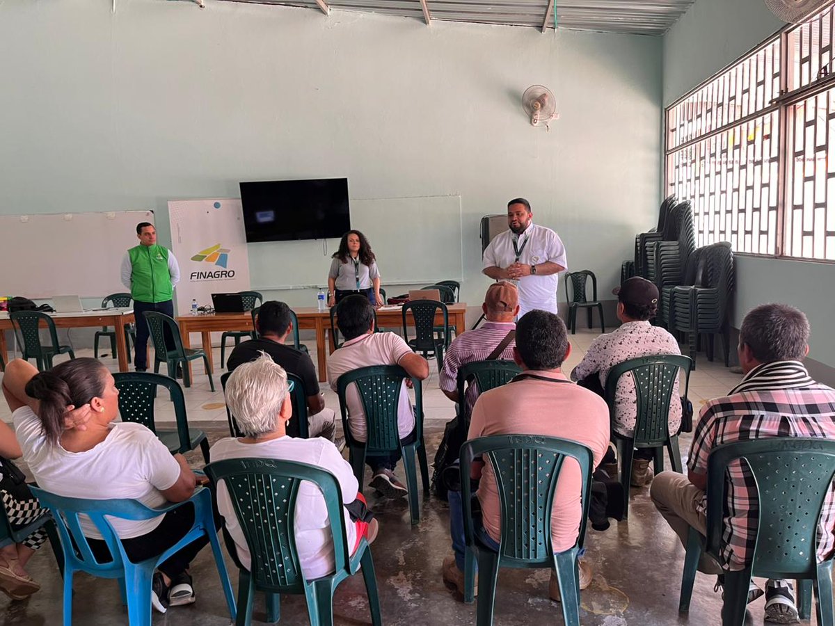 Esta semana, llevamos acabo una jornada de alivios en el municipio de San José del Fragua, junto con el <a href="/BancoAgrario/">Banco Agrario de Colombia</a>. Campesinos, campesinas y productores accedieron a condonación de intereses de créditos con garantía FAG en mora. 🤝#FinagroEnLasRegiones