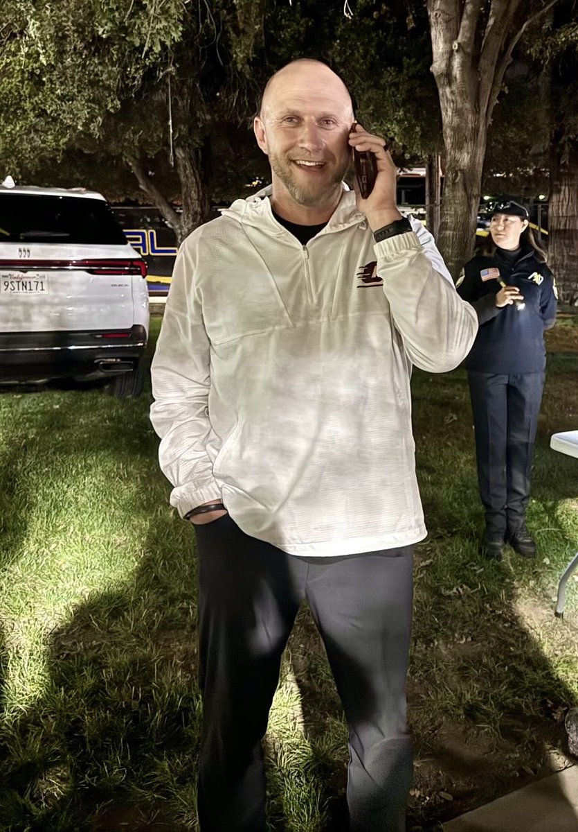 AdamJaksa's tweet photo. It was after 3am (ET) on Saturday August 30th and Central Michigan had just won their season opener at SJSU 16-14. 

Matt Drinkall had just picked up his first win at Central and then picked up his first congratulations over the phone. 

It was 95yr old Roy Kramer.

Pretty cool. https://t.co/fNo8hTFb3p