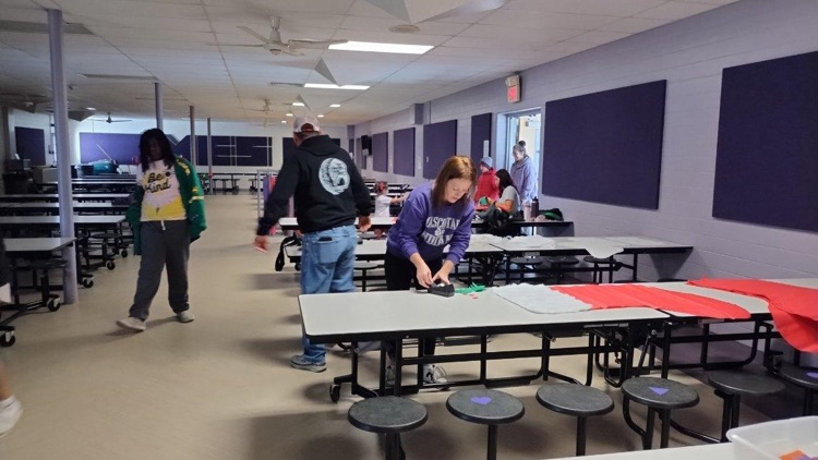 M19_MES's tweet image. The PTO elves were hard at work "Stocking" up the break areas since Santa put the MES staff on the Nice List! #MESProud