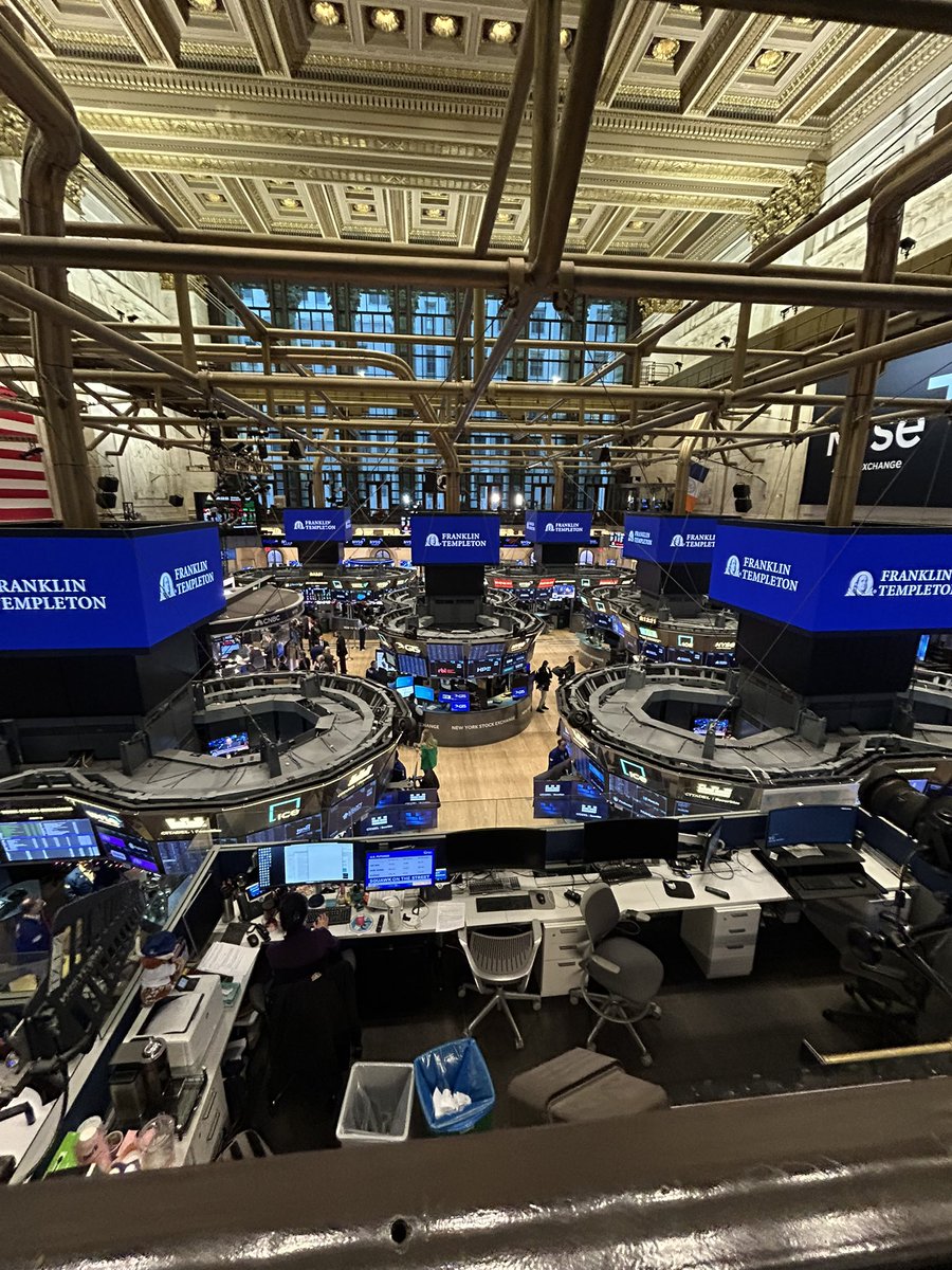 Stags in the city! Thank you to John Sweeney (‘94) and the Brookfield Oaktree Wealth Solutions team for hosting the team. Thank you to all the alumni for taking the time out of their busy day to help current Stags!

#WeAreStags #ONE #ttl