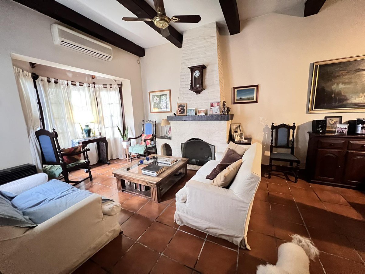 oronelprop's tweet photo. CASA EN VENTA 5 AMBIENTES CON JARDIN Y PILETA - SAN ISDRO - LA CALABRIA
Casa desarrollada en una planta sobre lote propio. 
#venta #casa #sanisidro #barriolacalabria #pileta #jardin Más info 👉🏻 4723-9500 https://t.co/EkPlr3pSVv 
https://t.co/3wZq2bGRuM—al-800 https://t.co/gcUK2lWbKp