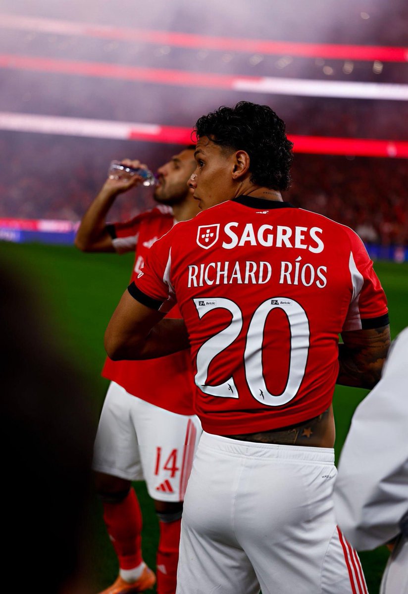 Um jogador à Benfica.