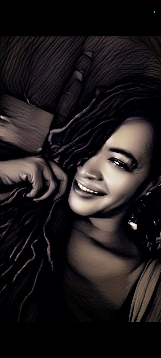 Candyrell's tweet image. A year older n wiser #happybdaytomyself