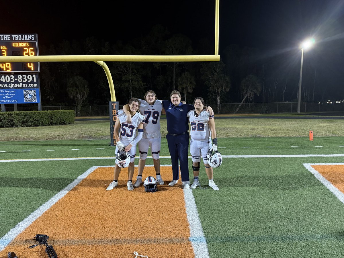 CoachTaylorTE's tweet photo. Showing some appreciation for the men upfront!!! 

Love these guys for the work that goes unseen and ability to work as ONE.

Can’t wait to build on the foundation these seniors have laid down 

🧱 BY 🧱 https://t.co/NaoMrC6zFa