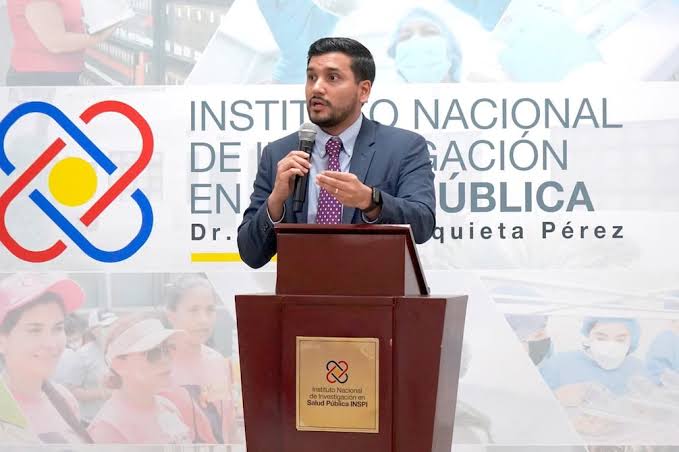 Total, ya está quemado. El exministro de Salud, Jimmy Martin, irá a juicio político por omitir abastecimiento de medicinas e insumos médicos en hospitales públicos. El CAL oficialista de la Asamblea aprobó el pedido de la oposición.