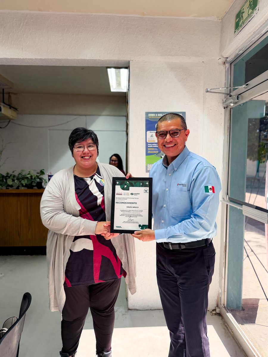 conalep_sonora's tweet photo. Fortaleciendo alianzas que impulsan el futuro ✨💫
3ra. Sesión Ordinaria del Comité Estatal de Vinculación 2025, un espacio donde reforzamos compromisos y celebramos los logros que continúan posicionando a Conalep Sonora como una institución de excelencia.  #ORGULLOSAMENTECONALEP https://t.co/TfHexj7IAC