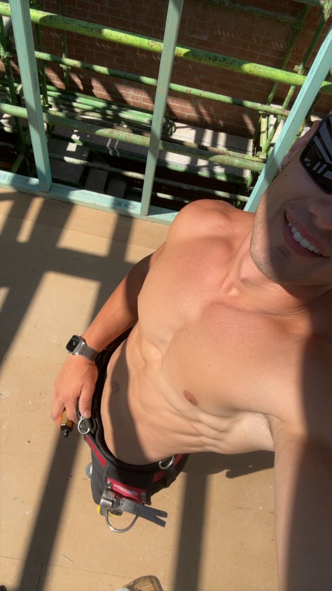 nick_bergx's tweet photo. Anyone else been soaking up the sun lately 👀😉 #ContentCreator #LinkInBio https://t.co/Ngv2IvTJuR