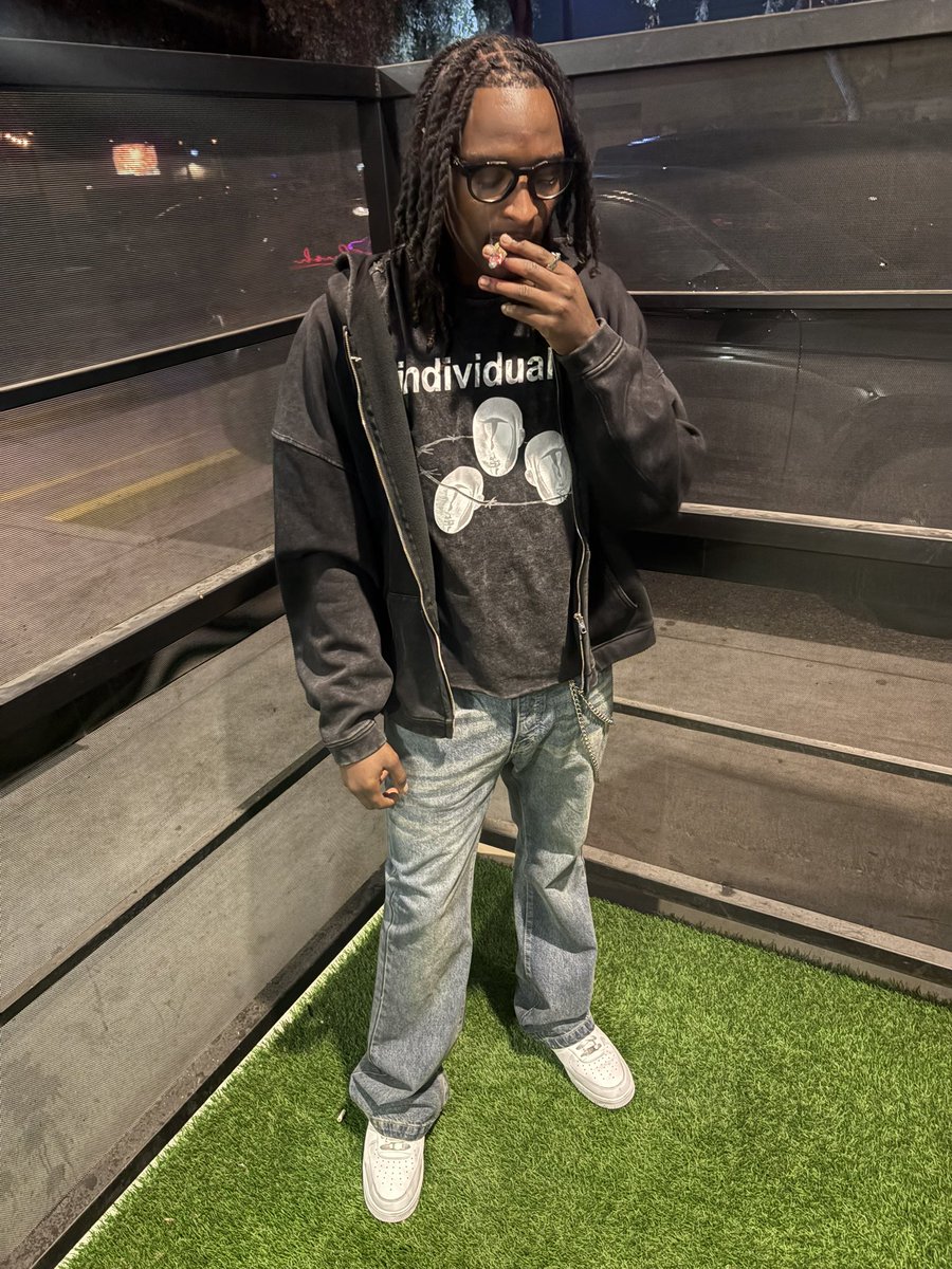 wockhardtke's tweet photo. They say nighas in Az can’t dress… but I’m here to say i think other wise lol I think I come trim 🤷🏽‍♂️💯if you in Az and think you fly drop ah pic ❗️ #arizonacheck #Arizona #fashionstyle #TasacakBuDeniz #outfitcheck #model #phoenixAz #phoenixchallenge https://t.co/7Xat8RLI3w
