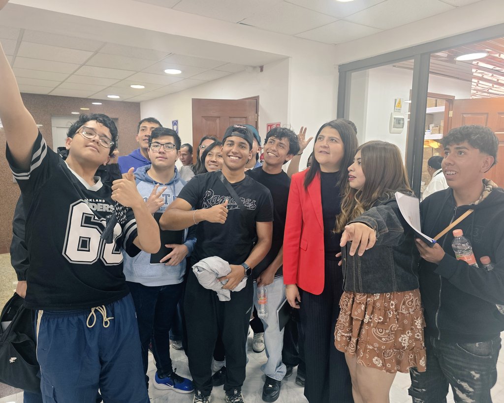 Que sea una Revolución Juvenil dónde todas y todos participen con sus experiencias e ideas #JóvenesDelBarrio 
Tú y Yo Caminando por la Cuauhtémoc ❤️