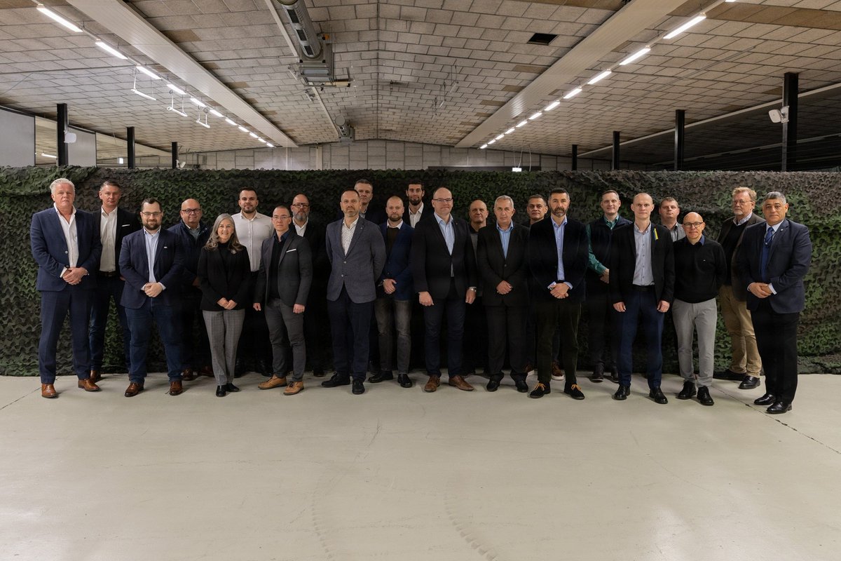 The 21st TSC hosted more than 20 delegates from allied and partner nations for a National Territorial Commanders Steering Committee session to improve host-nation support coordination and strengthen multinational logistics across Europe. https://t.co/5DgOQkJOfW https://t.co/kxPHizAy9O