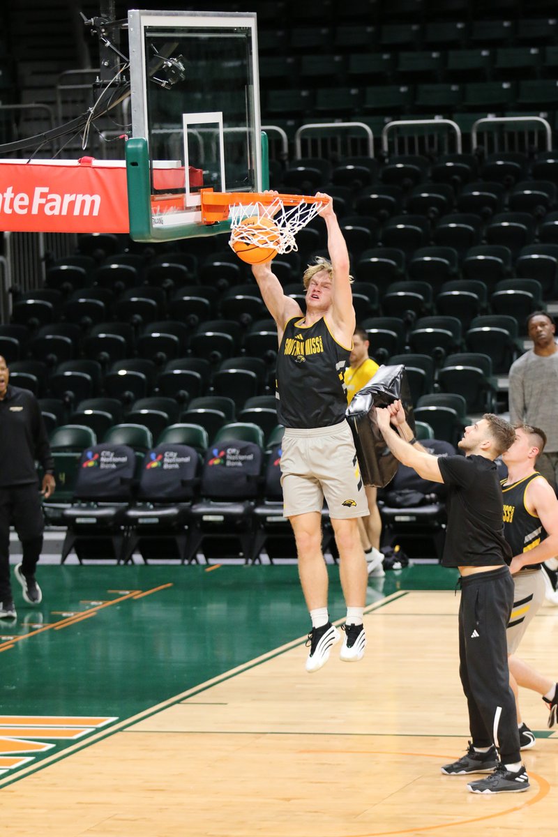 📍 Watsco Center

#TheGoldenStandard | #SMTTT
