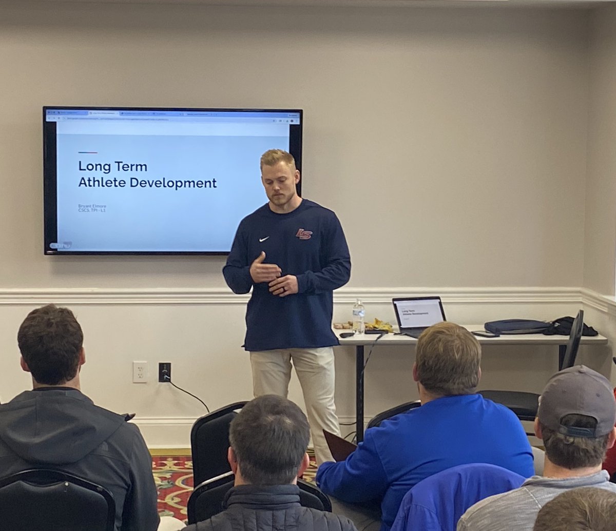 CoachWeaverMRA's tweet photo. Images from today’s first session of speakers at the MAISCA Football Coach of the Year Clinic. https://t.co/FIm6m2FCeT