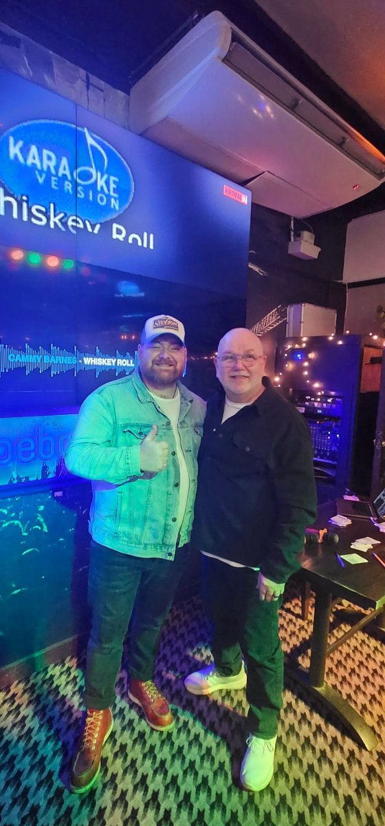 RaymieFitz's tweet image. Cammy Barnes in singing Whiskey Roll for us tonight @GlasgowShoe