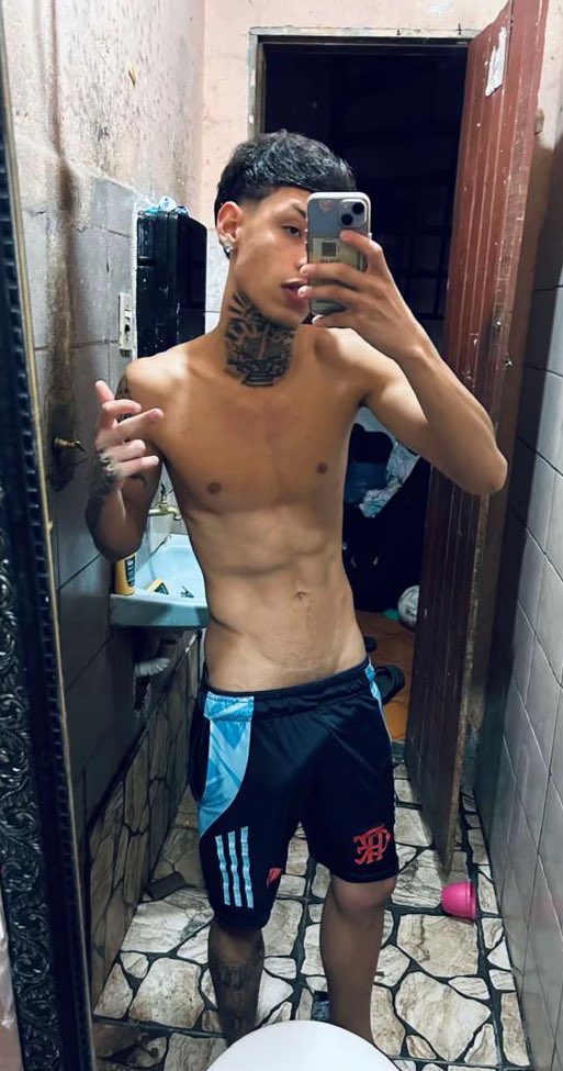 novinho_20cmd's tweet photo. O novinho / o rexona 🔥🫣 https://t.co/0vnaj1sjl5