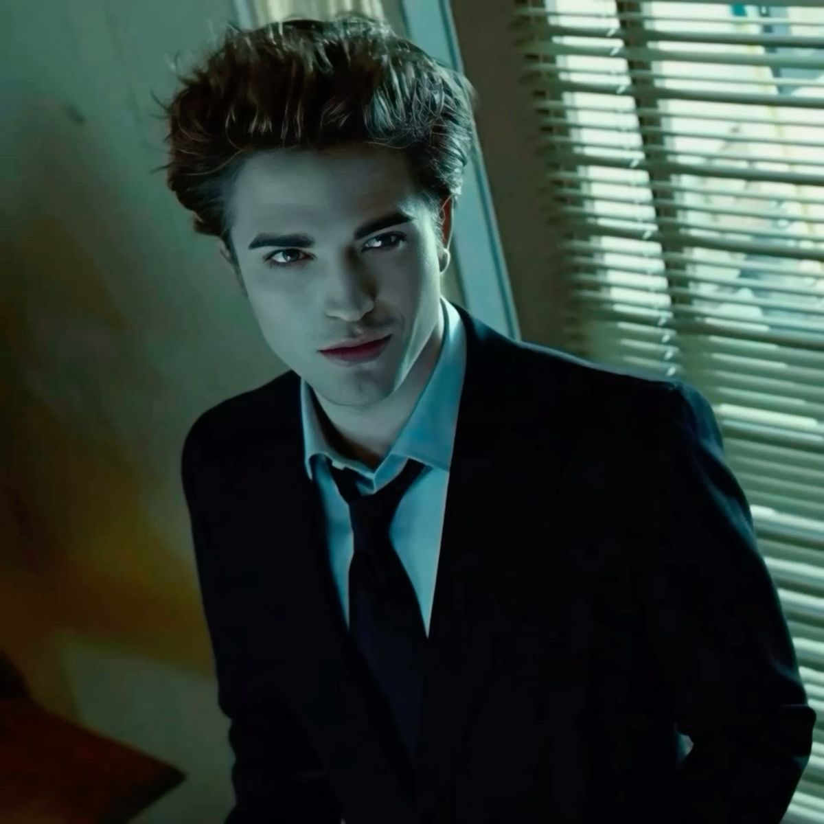 audreywhate's tweet image. Homens normais se declarando : Eu gosto de você 

Edward Cullen: Você é, agora, a coisa mais importante do mundo pra mim. A mais importante de toda a minha vida