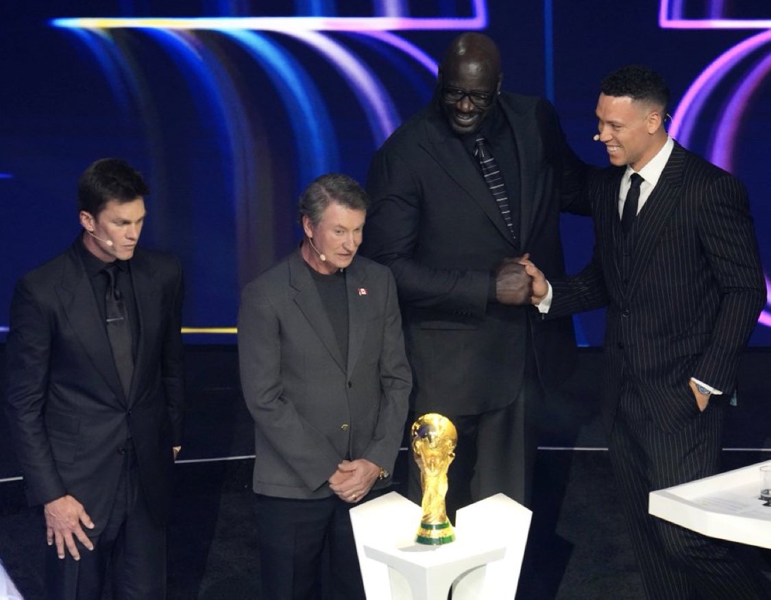 There are a combined 15 championships in this picture…

But the craziest part is if you crop Aaron Judge out there are still 15 combined championships in it 🤯🤯🤯