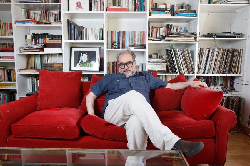 Entrevista a Rafael Gumucio: “A los frenteamplistas los veo con muchas ganas de que no gane Jara porque les daría mucha lata volver el lunes a la oficina”.