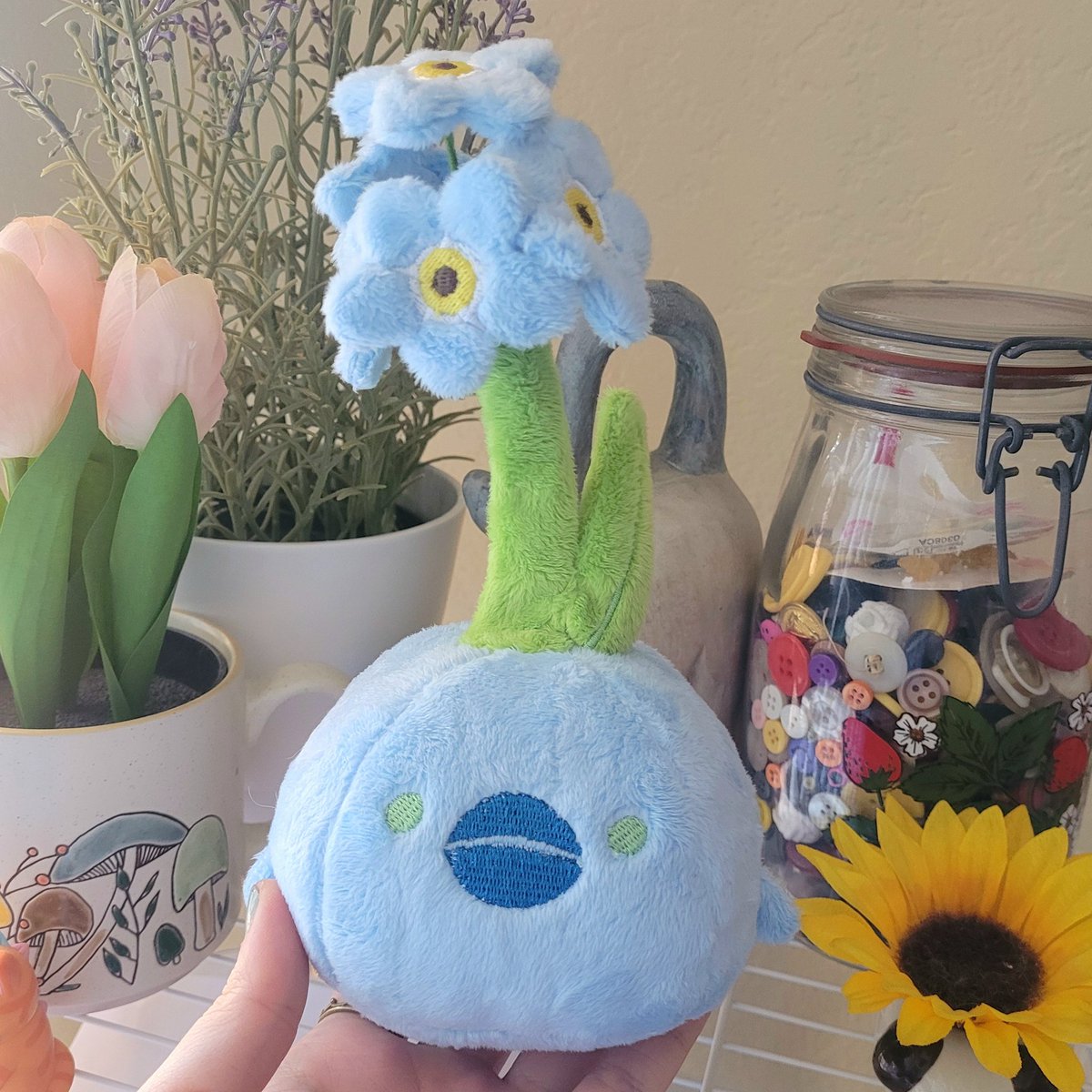 floral_menace's tweet photo. A forget-me-not korpokkur 💙 https://t.co/43AdIOwTtZ