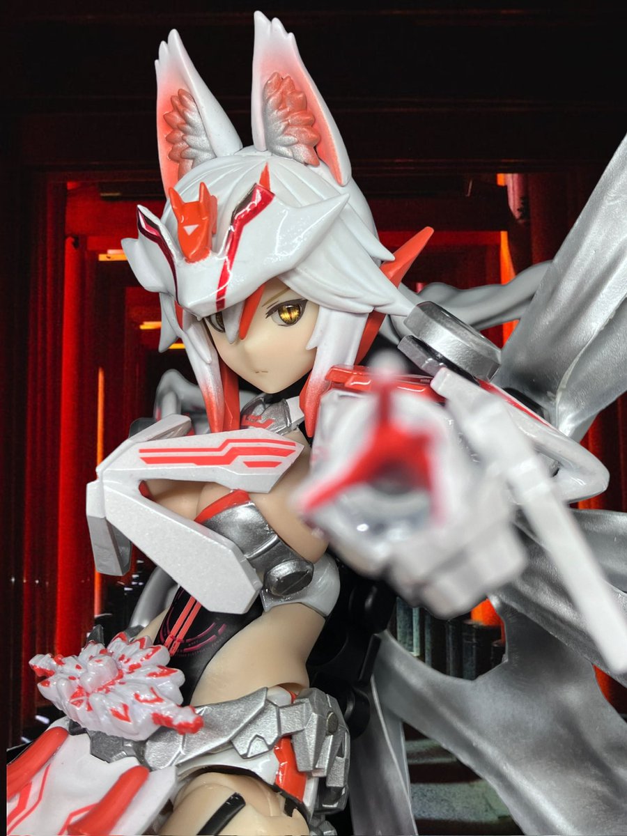 #12月になったのでフォロワーさんに自己紹介しようぜ

本日 #ダイダイダイ に出ますー！
大阪では初展示の新作&amp;過去作を持ってきてますので、もし宜しければ見て来て頂けると嬉しいです٩(>ω<*)و

オフ会では今年から始めたベイブレードもやりませう！(˶¯ᵕ¯˶)