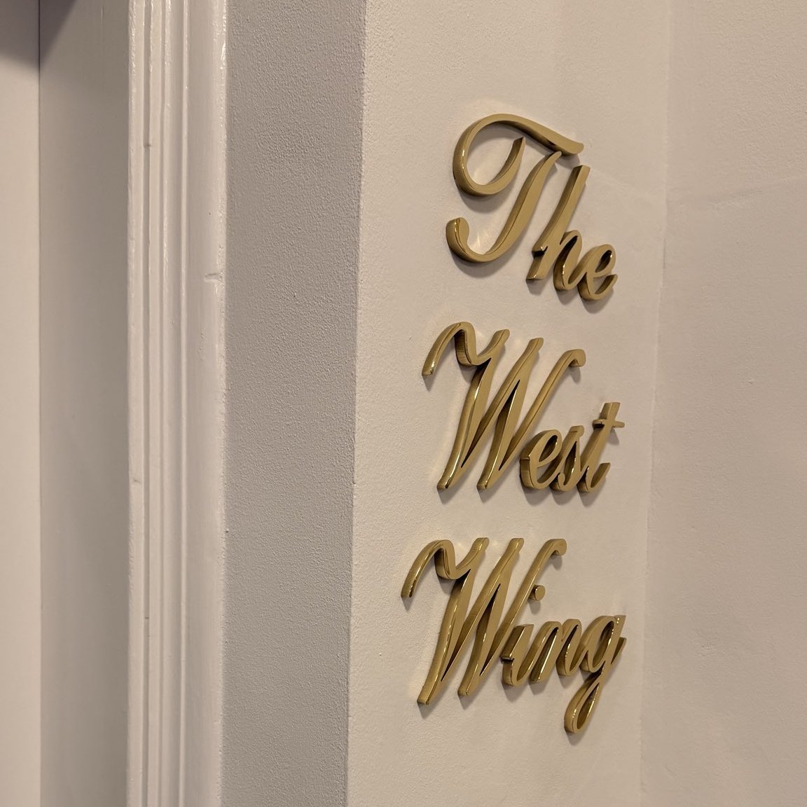 🚨 JUST IN: Democrats are livid after President Trump has placed brand new GOLDEN signs in front of the Oval Office and West Wing on the walls of the White House

This looks awesome!

Class is back at the White House! 🇺🇸🔥