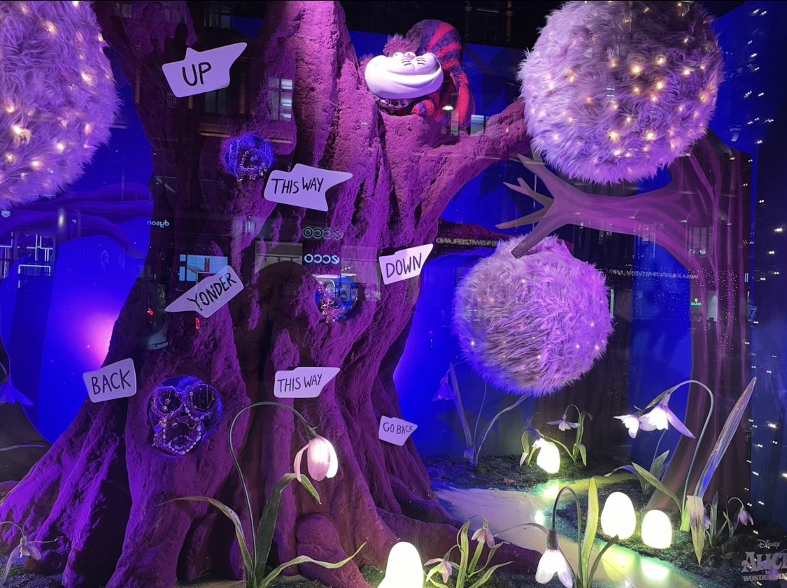 Jasmin29's tweet image. Selfridges, Oxford Street; London earlier this evening. #DisneyTheme🧚 (pt 3)