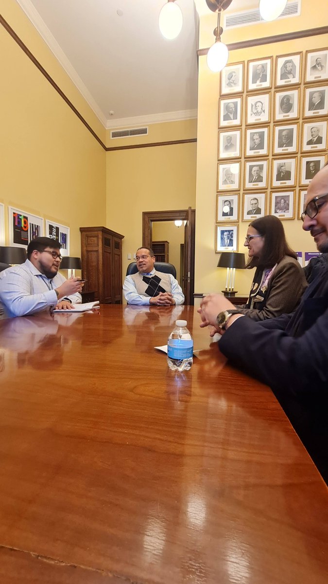 La cónsul titular Alejandra Bologna sostuvo una reunión con el Fiscal General del Estado de Minnesota, Keith Ellison.