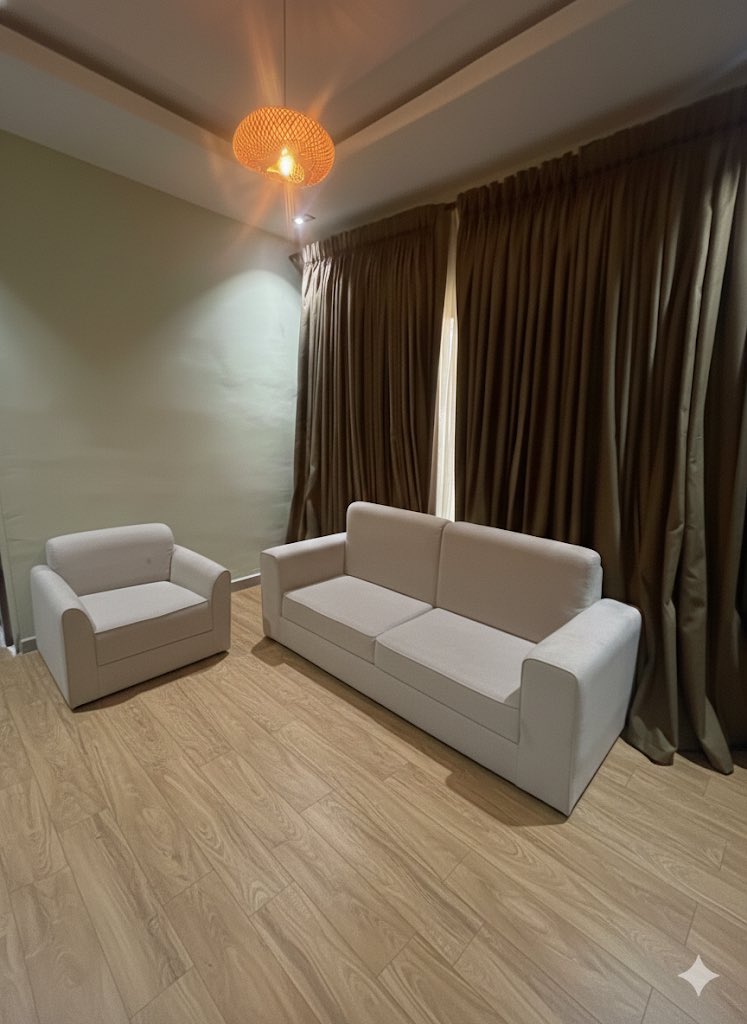 plus234ice's tweet image. The first picture is the original, the rest are @GeminiApp bringing my ideas to life 

Do you spot @VoyaCreative in the last slides 👀🤍⭐️