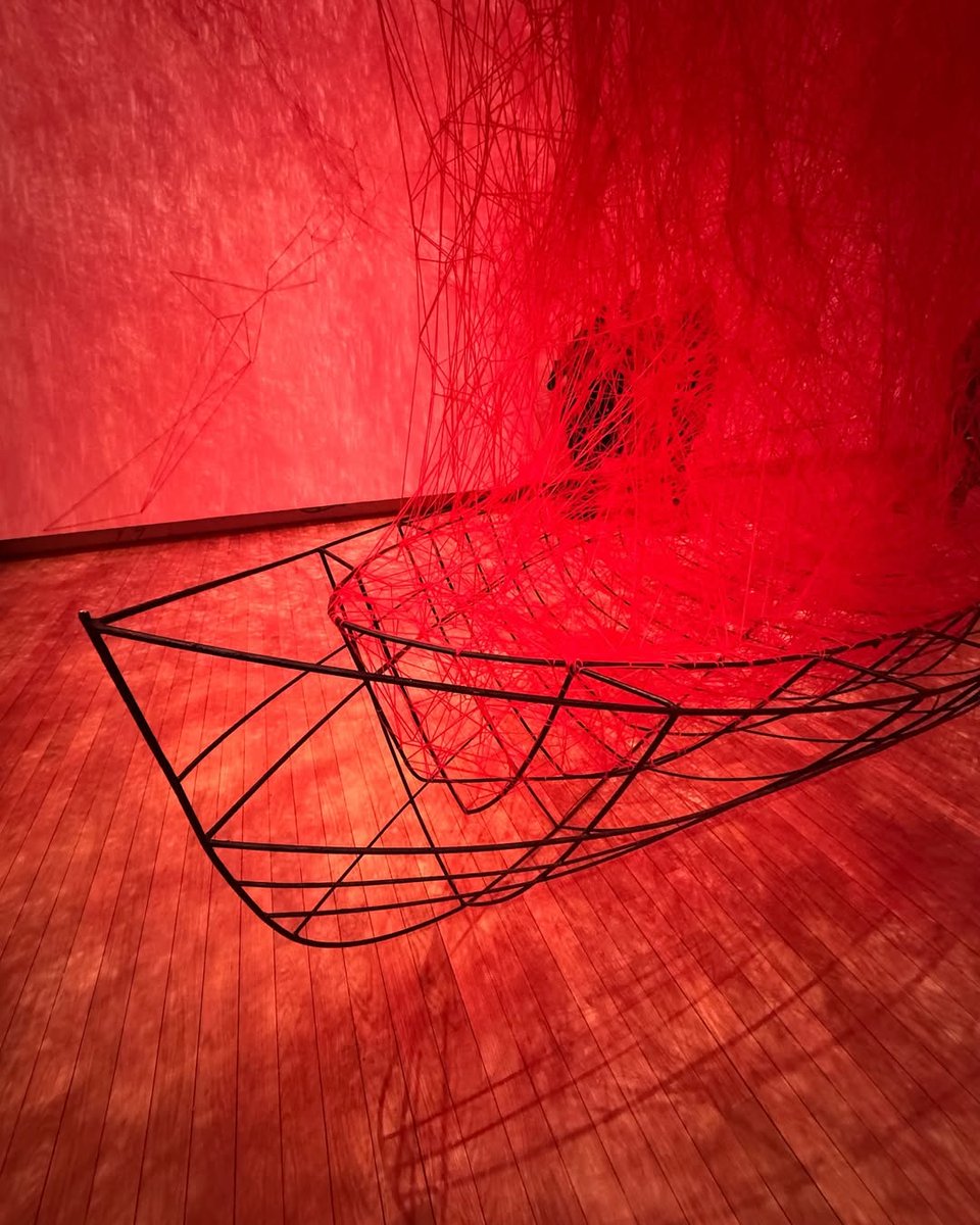 Elena43011's tweet image. Art that stops the world for a heartbeat!
a quiet spark, a sudden awakening,
a reminder that beauty still dares to surprise."
#ArtThatMoves #QuietWonder #CreativePulse