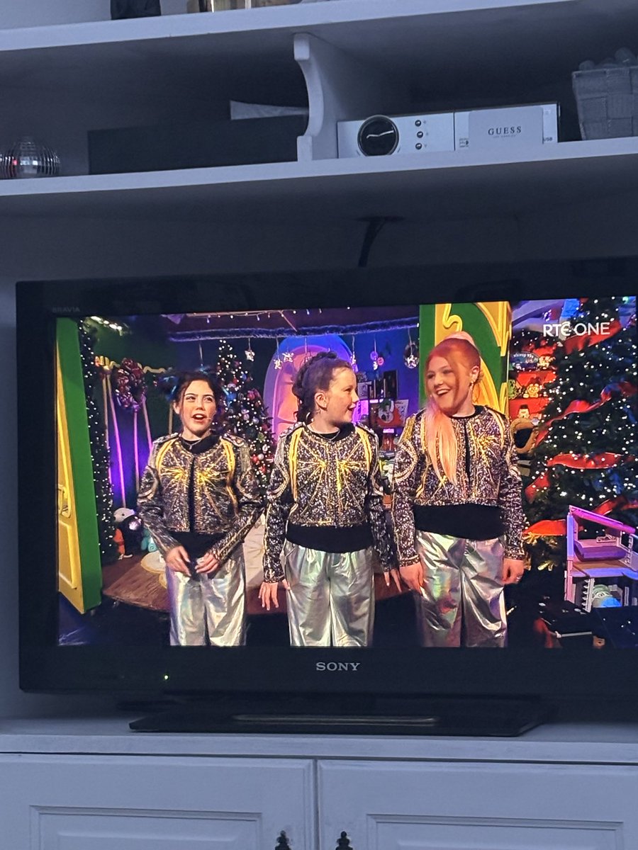 michaela_roche's tweet photo. These three sound like they have YEARS of being professional singers behind them #LateLateToyShow https://t.co/0YJHoE34q4