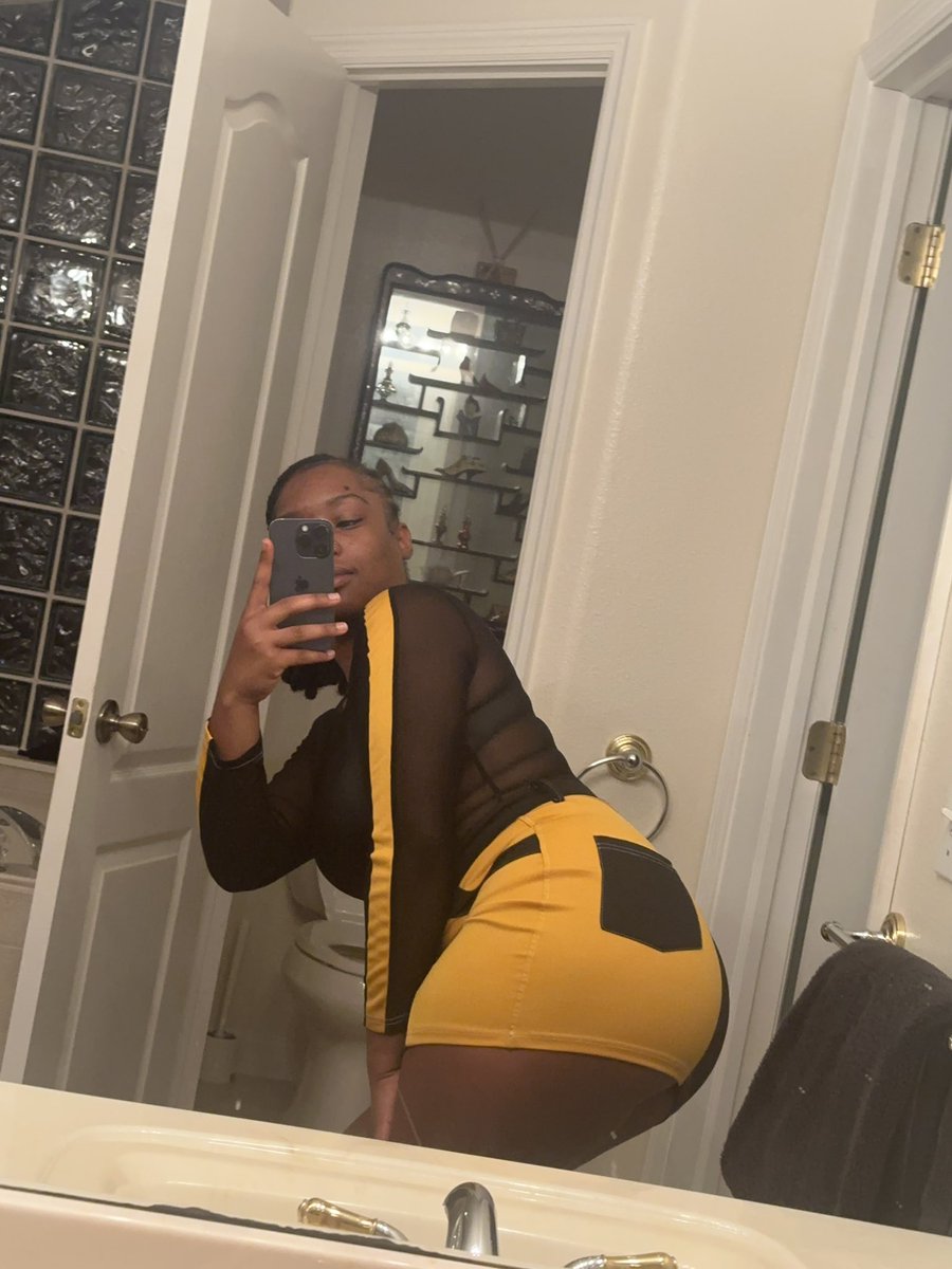 GoddessBrielle tweet media