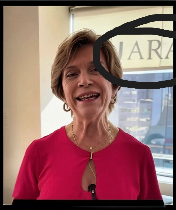 JEQuintanaL's tweet photo. La Compañera Evelyn esta  DESATADA !!!
😂😂😂😂😂