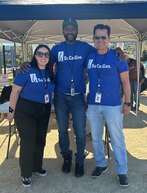 MarisolSocalGas's tweet photo. Thank you to our North Valley Team @SoCalGas for their incredible generosity during the @homeaidoc  Food Drive in Valencia. The team's donations filled an entire truck!  We are so proud to support families in need this holiday season. 
#GladToBeOfService #Community https://t.co/wU7Ou5hUDc