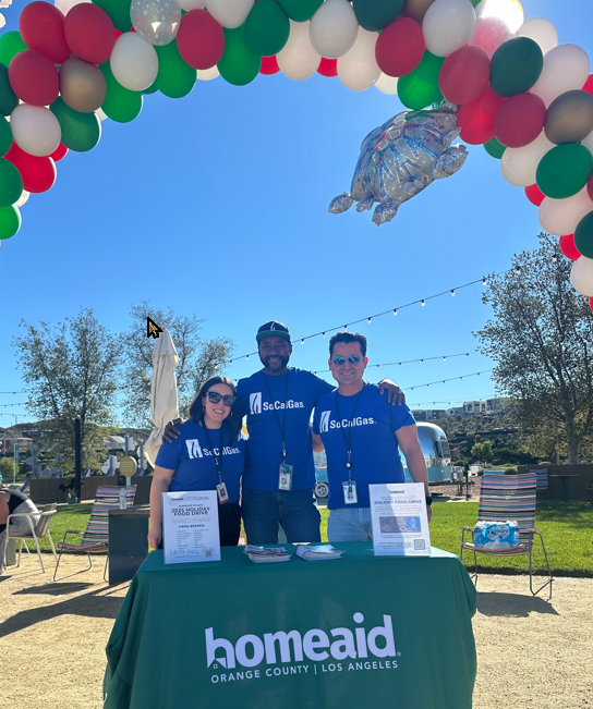 MarisolSocalGas's tweet photo. Thank you to our North Valley Team @SoCalGas for their incredible generosity during the @homeaidoc  Food Drive in Valencia. The team's donations filled an entire truck!  We are so proud to support families in need this holiday season. 
#GladToBeOfService #Community https://t.co/wU7Ou5hUDc