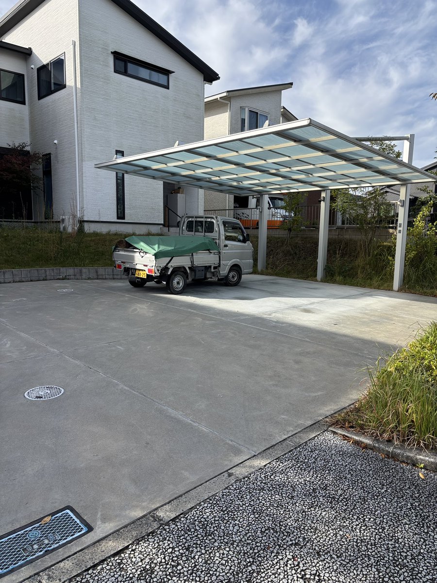 Inase_Garden's tweet photo. おはようございます

毎朝　寒くなりましたね

三田市　学園の外構工事
完工しました^_^ https://t.co/Y2Vei9q4JT