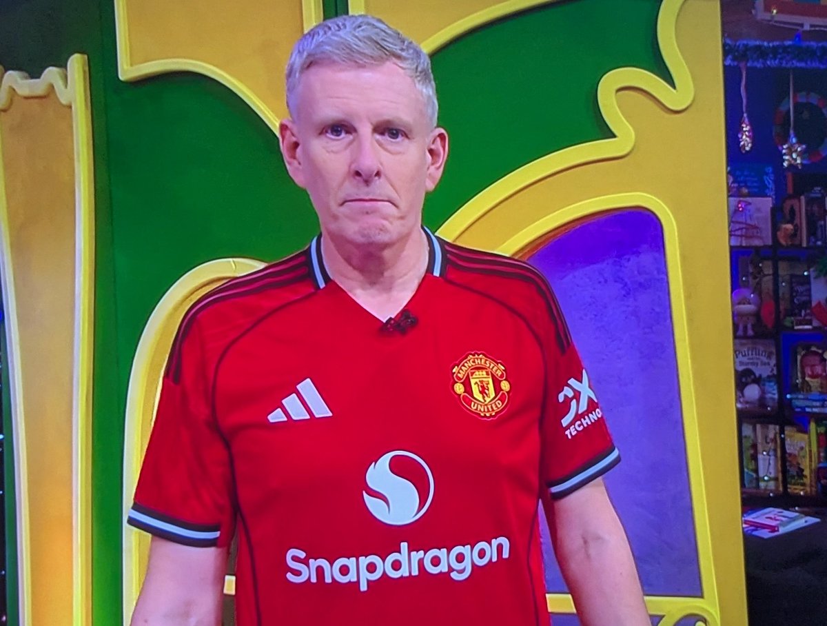 The second picture on every hetero guy's Tinder profile
#LateLateToyShow