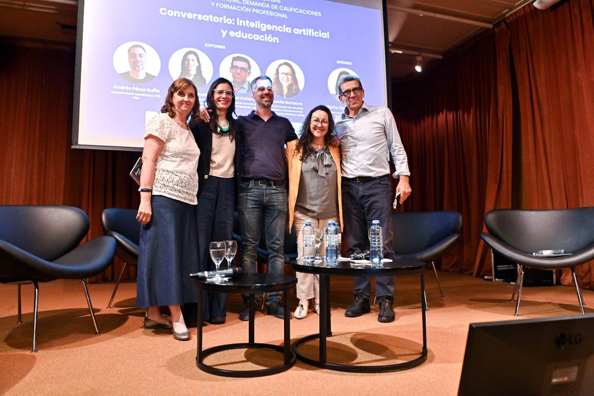 Facultad de Cs. Económicas UBA tweet media
