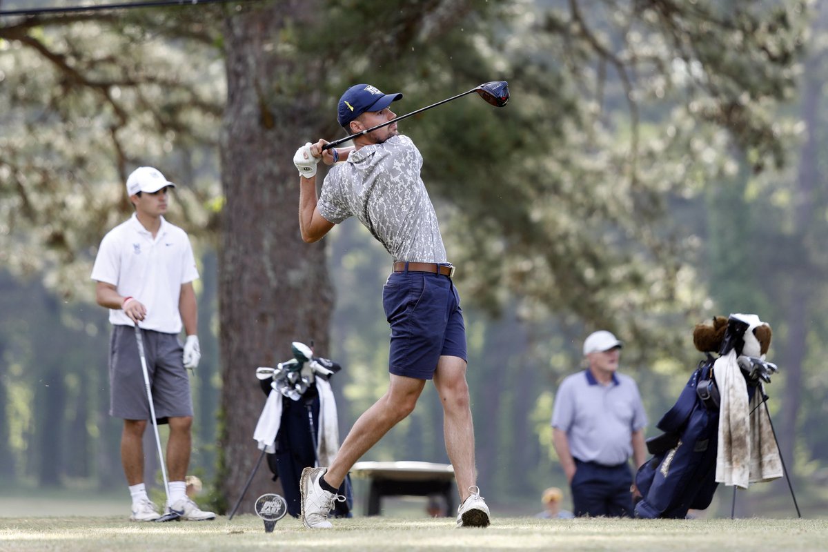 Tour card 𝐒𝐄𝐂𝐔𝐑𝐄𝐃

Congrats to Marquette alum Hunter Eichhorn on winning his second stage tournament on the Korn Ferry Tour after shooting -21.  He’ll head to the final stage next week looking to earn his PGA Tour card. 

#WeAreMarquette