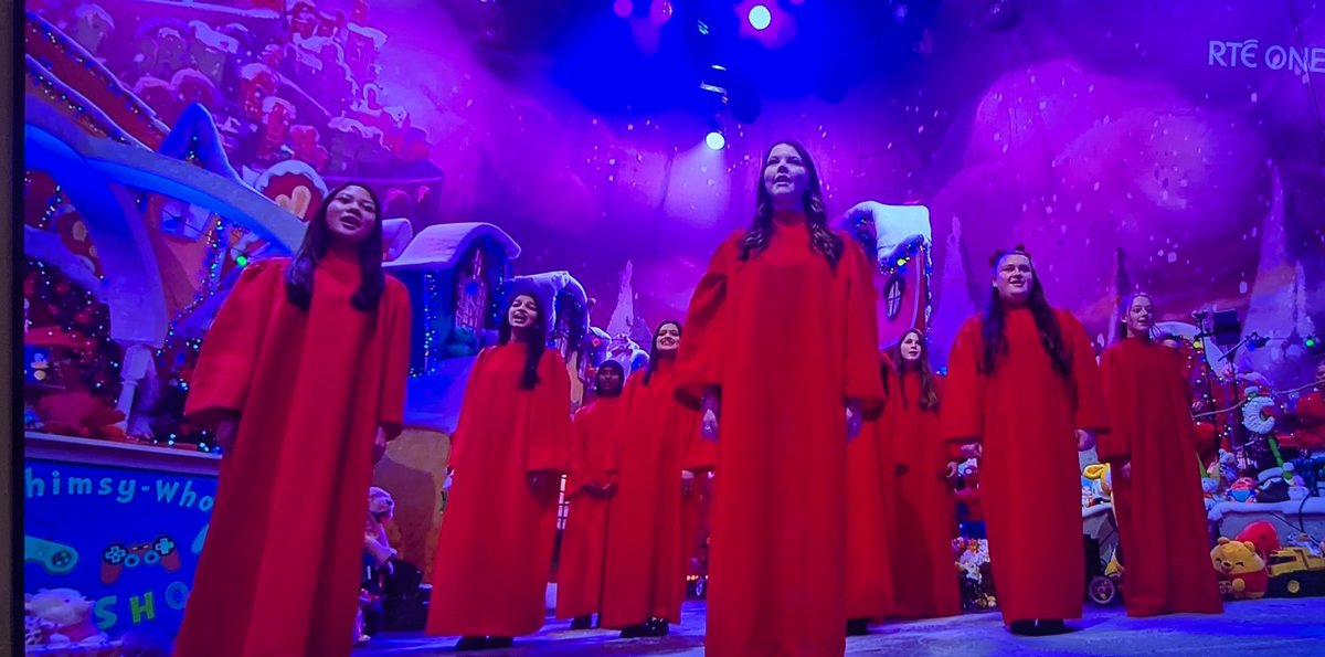 Booking an emergency session with my therapist after this segment
#LateLateToyShow