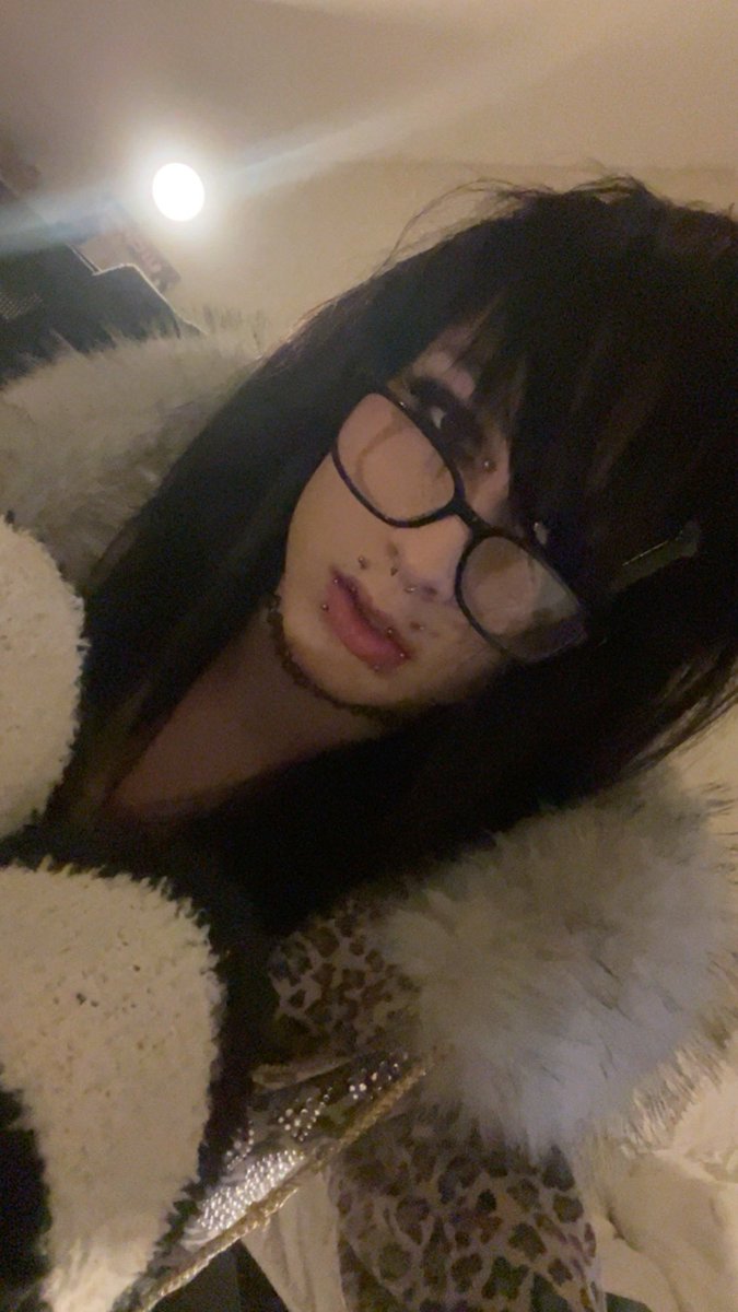 claire 🎬🎼 @bloodonmybalmains tweet media