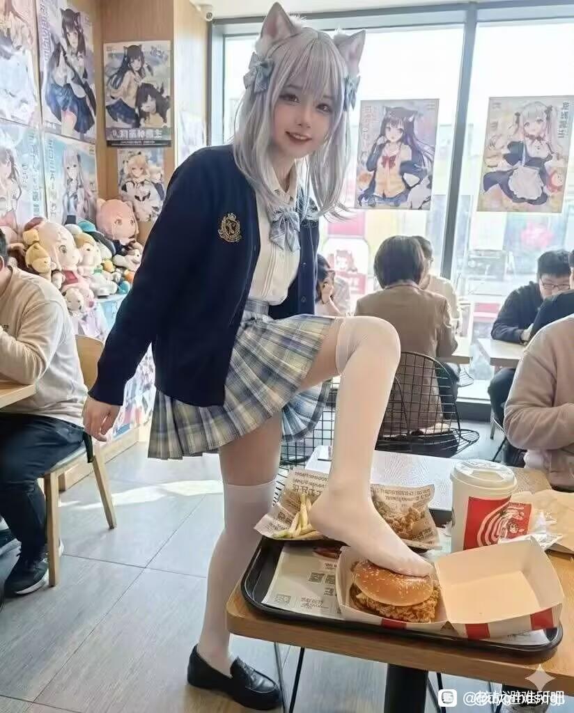 简律(私信互关) tweet media