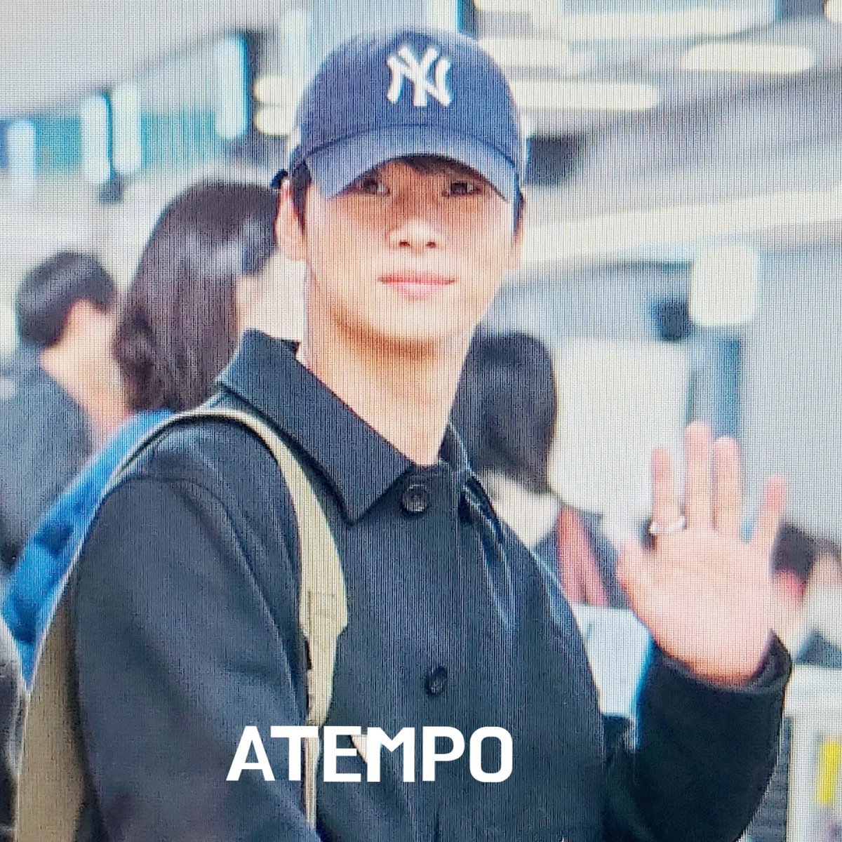 ATEMPO_90's tweet photo. 251206 출국
@CHA_NNNNN 
동글동글하다 동글동글해⚫️
이상이상하다 삐죽삐죽했는데🤔
#차학연 #로맨스의절대값 #가우수
#노무사노무진 #태양의노래
#은중과상연 #이웃집킬러 #어디가요인기가요 https://t.co/HN9zrcfTGy