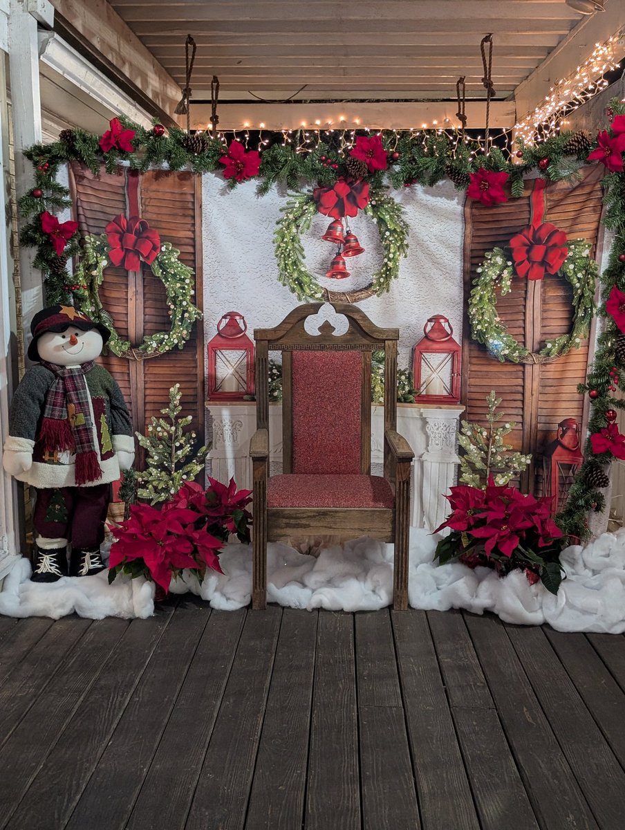 Santa will be at Oh My Sole in Old Town Helena 6-9 tonight for the Christmas Tree Lighting!