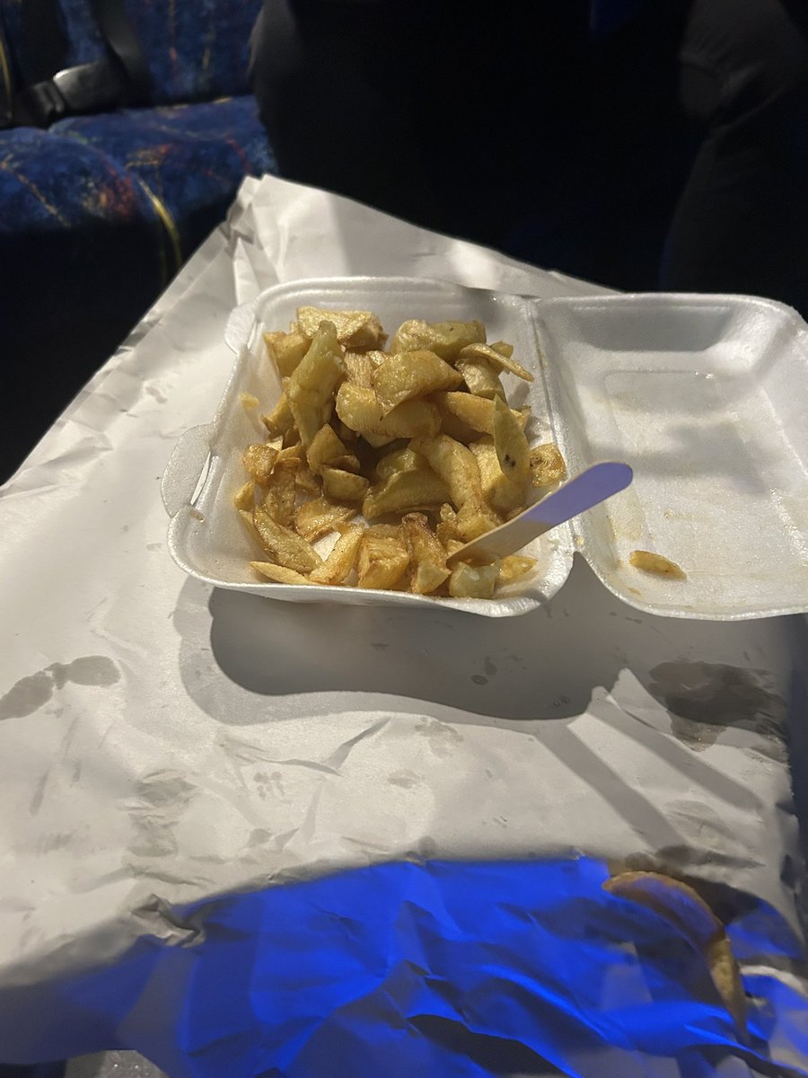 Willscribe's tweet photo. Thank you Boppin Dolpin #Stafford https://t.co/EIBQmTuQPZ for supporting @StreetPastors with Chips! For free most weekends 🙏 Keeping the team feed and warm through a long shift 10.00 pm to 4.00 am #Caring #Helping #listening https://t.co/h2dx3foSBY