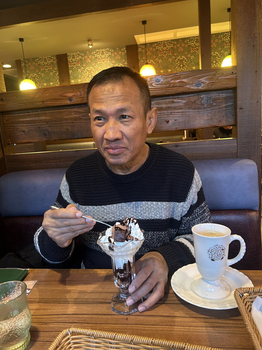 昨日はムエタイ9冠王のチャモアペット先生と会員様とびっくりドンキー