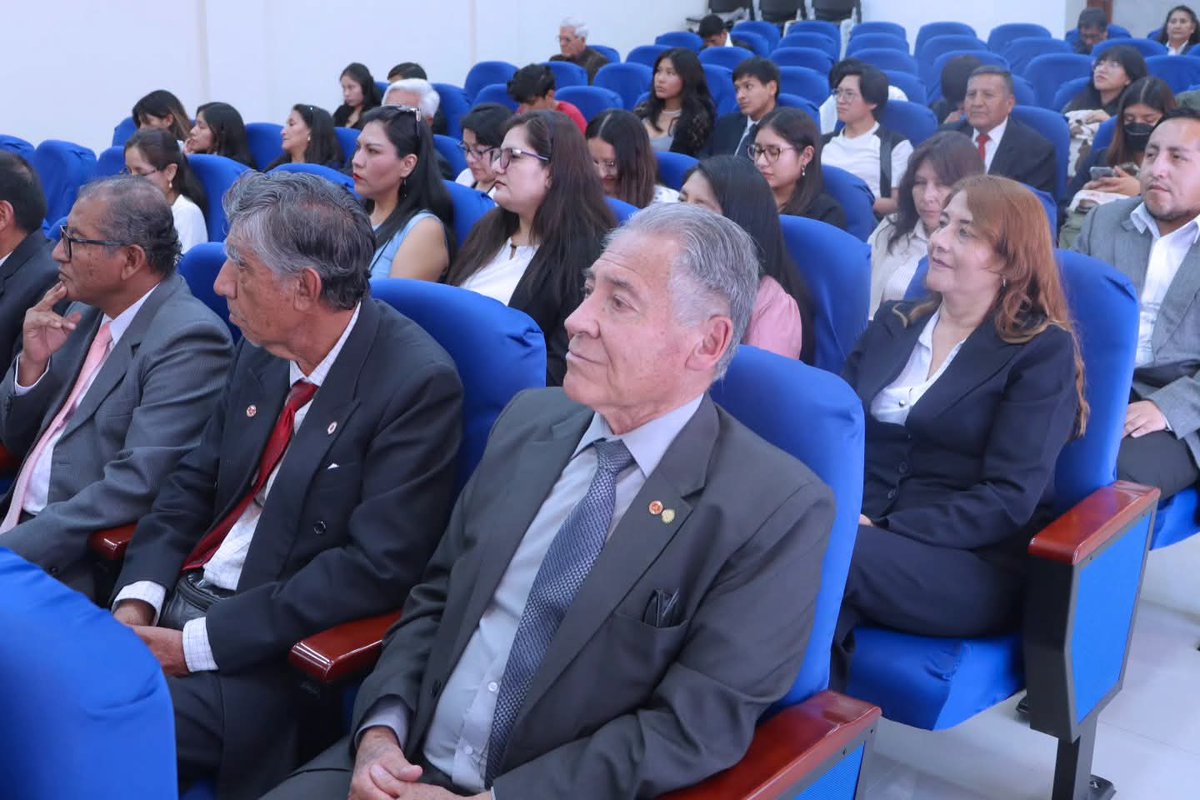➡️ Escuela Profesional de Ingeniería Industrial de la #UNSA celebró su LII Aniversario. Evento reunió a autoridades universitarias, docentes y estudiantes, quienes reafirmaron su compromiso con la excelencia académica y el desarrollo del país.

👉 acortar.link/kfV90i